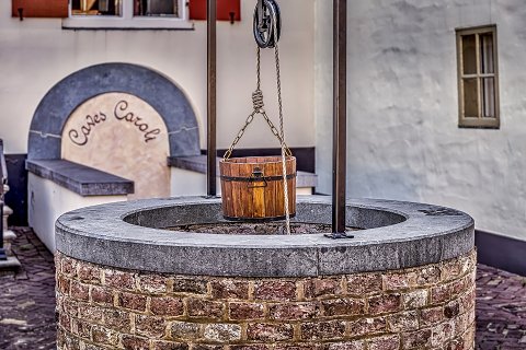 48:水風井 四爻の図象