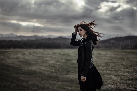 57:巽為風 上爻の図象